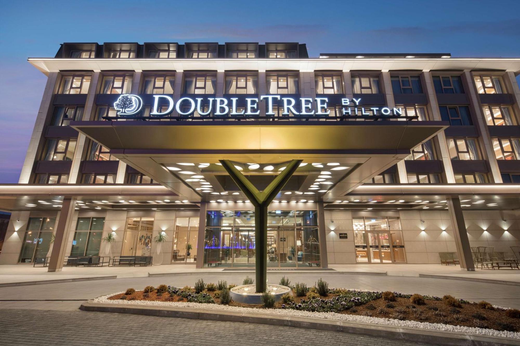 Doubletree By Hilton Skopje Hotel Exterior photo